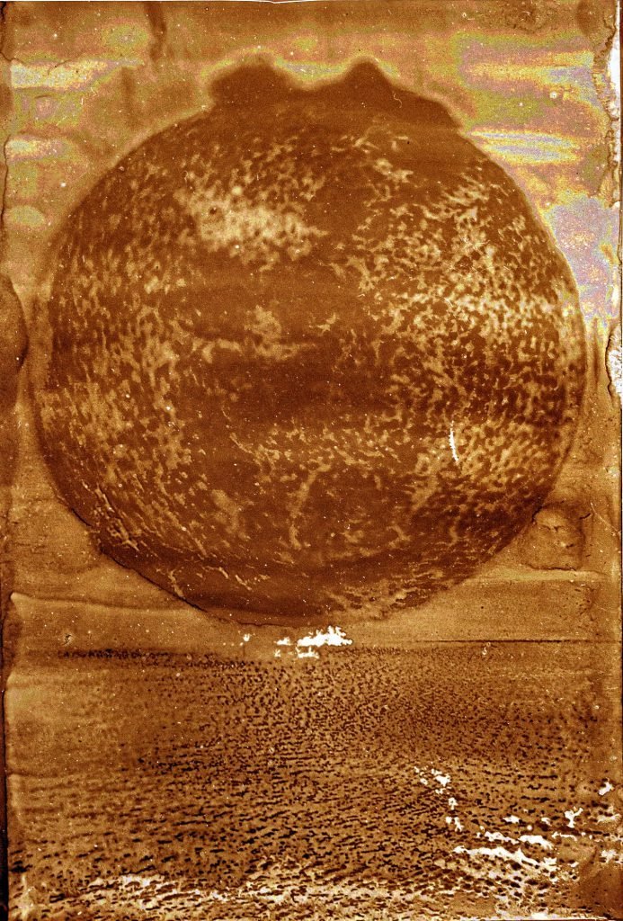 Heliographie, The Sun, 2019 20x27cm (Passepartout 50x70cm) Metal Plate, Lavender Oil, Bitume de Judée