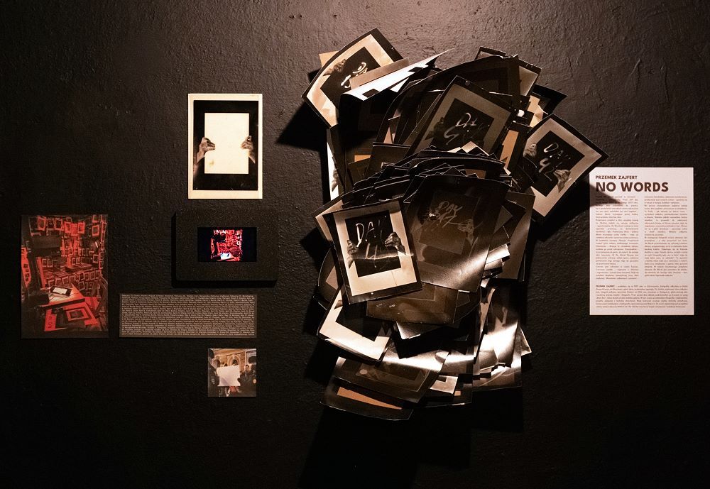 Przemek Zajfert, No Words – The Darkroom as Shelter, Gesamtansicht Przemek Zajfert, No Words – The Darkroom as Shelter, Gesamtansicht
